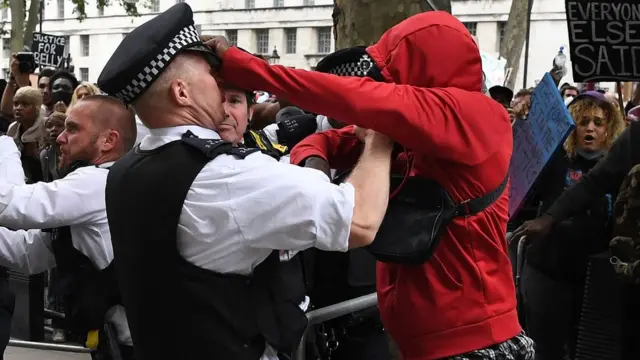 Протесты в Лондоне