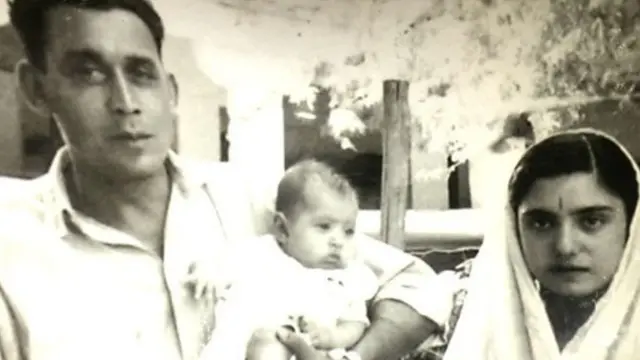 कैप्टन मुल्ला अपने परिवार के साथ