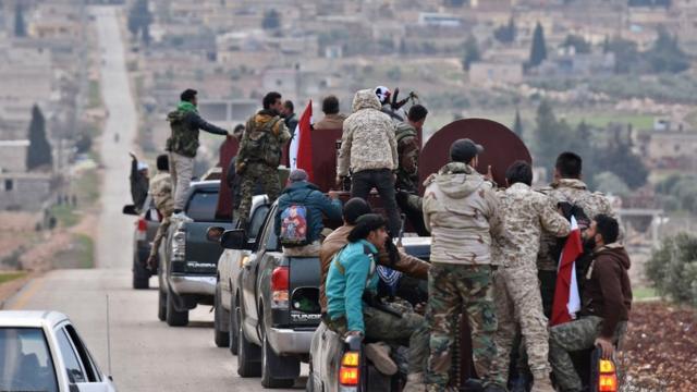 Afrin'e ilerleyen Suriyeli milis güçleri