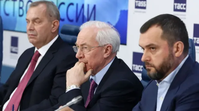 Клюєв, Азаров та Захарченко