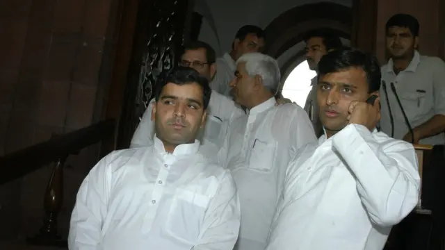 अखिलेश यादव