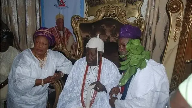 Olubadan pẹlu Alhaji YK Abass ati Iyawo rẹ
