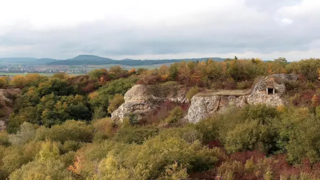 На кратер Нёрдлингена регулярно приезжают посмотреть астронавты