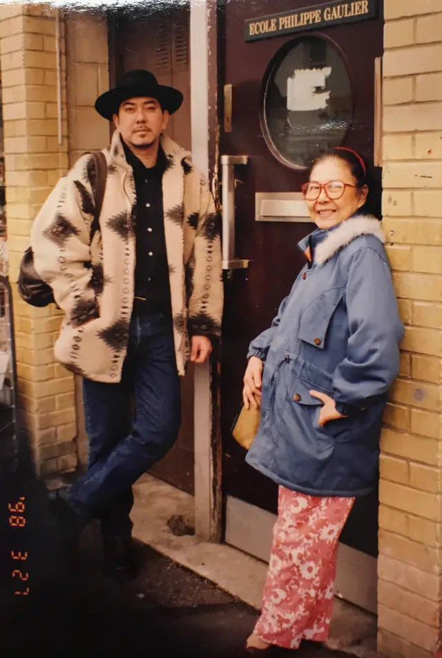 黄秋生与母亲黄尊仪