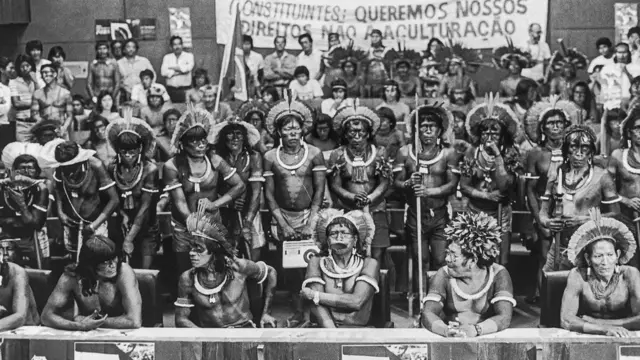 Fotografiacomo sacar o bonus da arbetypreto e branco mostra dezenascomo sacar o bonus da arbetyindígenas no Congresso