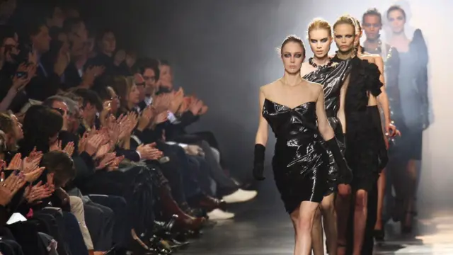 Модный показ в Париже, март 2008 года. Еще одна коллекция Эльбаза для Lanvin