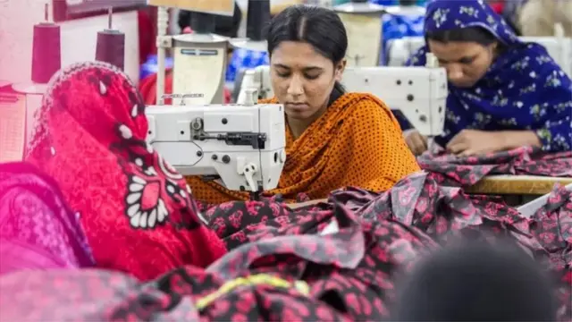 সরকারের আশা রপ্তানি আয় বেড়ে কিছুটা হলে স্বস্তি আসবে অর্থনীতিতে।