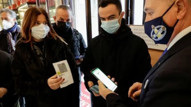 কোভিড বিধি-নিষেধ।