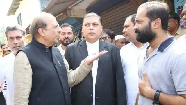 మంగళూరు పోలీసు కాల్పుల్లో గాయపడ్డ వారికి తృణమూల్ నేతల పరామర్శ