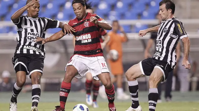 Le virevoltant attaquant, Ronadihno a été nommé Ballon d'Or 2005.