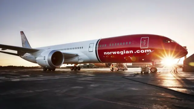 Boeing 787 Dreamliner nas cores da companhia aérea Norwegian