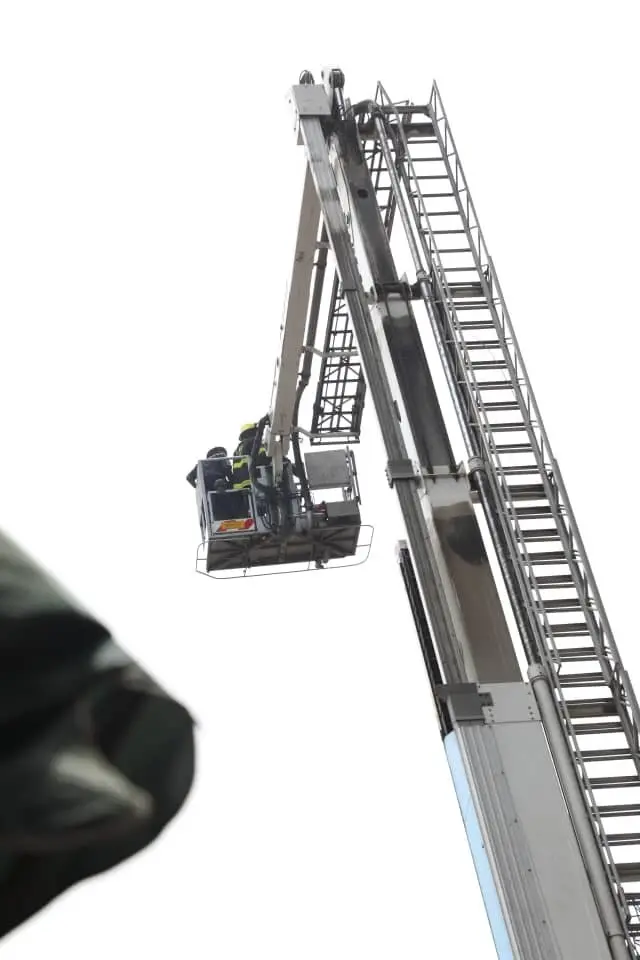 Irinsẹ alagbara ti awọn panapana lo lati pa ina lọja Balogun