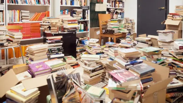 هل التخلص من المقتنيات غير الضرورية في المنزل يدخل البهجة إلى نفوسنا؟