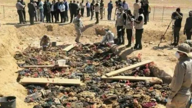 तीन गड्ढों में एक ही परिवार के सौ से ज़्यादा सदस्यों के अवशेष हैं