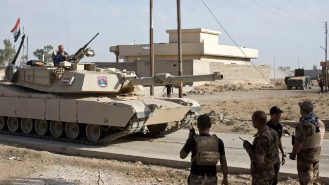 دبابة من القوات العراقية الخاصة