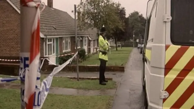 La policía en la escena del crimen