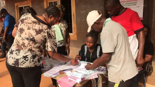 Ndị haziri ntụlkịaka na-eme nchịkọta