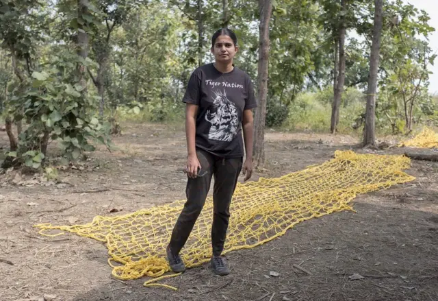 કે એમ અભારના