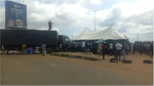 Awọn ọdọ to n se iwọde ni Akure