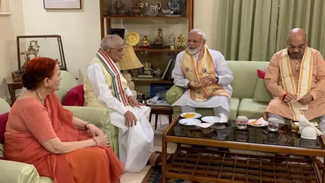 नरेंद्र मोदी