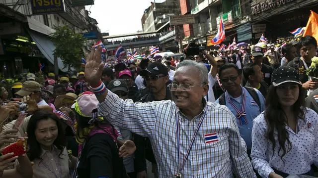 กลุ่มผู้ประท้วงที่เรียกตัวเองว่า กปปส. เปิดปฏิบัติการ "ชัตดาวน์กรุงเทพฯ" ตั้งเวทีชุมนุมใหญ่กลางกรุงเทพฯ หลายจุด เพื่อต่อต้านรัฐบาล น.ส. ยิ่งลักษณ์ ชินวัตร เมื่อปี 2557