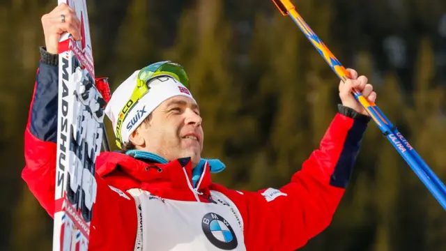 Кунилингуспен және минетпен жатын бөлмесінде романтикалық секс