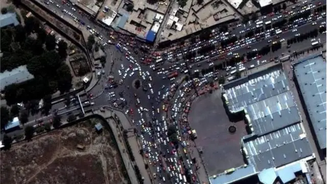 Amabarabara yo mu micungararo y'ikibuga c'indege ca Kabul