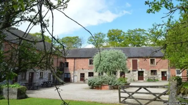 नॉकरडाउन कॉटेज रिसॉर्ट