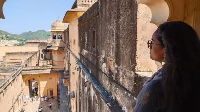 అనేక చారిత్రక, సాంస్కృతిక కట్టడాలతో భారతదేశం పర్యాటకులను ఆకర్షిస్తోంది