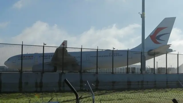 Diyaaradda ayaa cagadhigatay iyadoo bad qabta, lamana sheegin cid wax ku noqotay