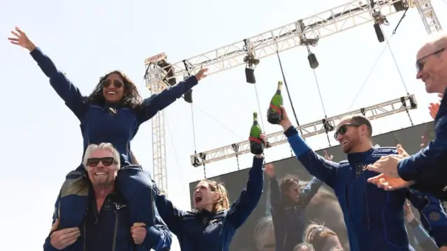 virgin galactic, wisata luar angkasa