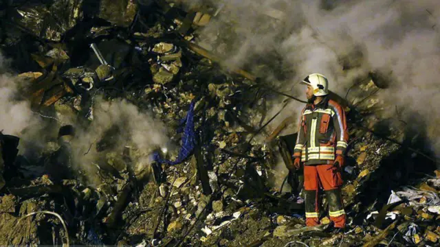 عملیات آواربرداری ساختمان پلاسکو