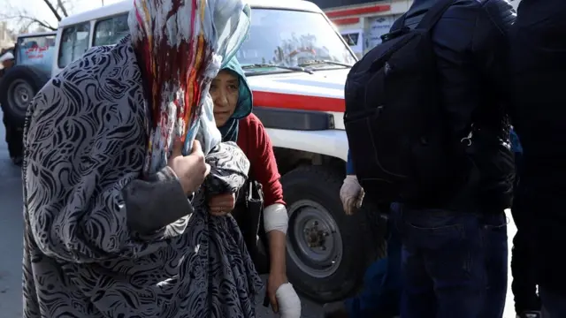 انفجار انتحاری آمبولانس در مرکز کابل