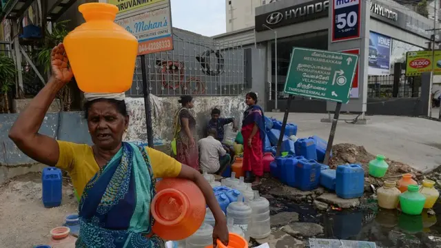 தண்ணீர் தண்ணீர்