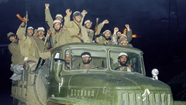 Армянские военные празднуют победу. Май 1992 года