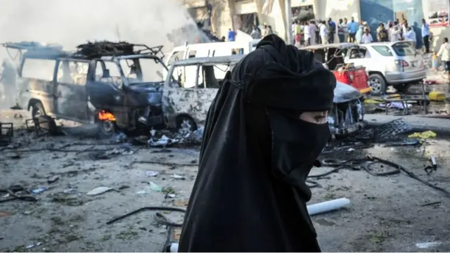 Gabadh ku dhex socoto burburkii uu geystay qarixii Soobe