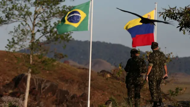 Militares brasileiros na fronteira