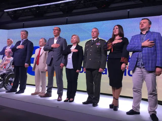 У першій десятці "ЄС" - експрезидент, представники армії і волонтерів, двоє керівників Верховної Ради - спікер та його заступниця, а також двоє представників Меджлісу