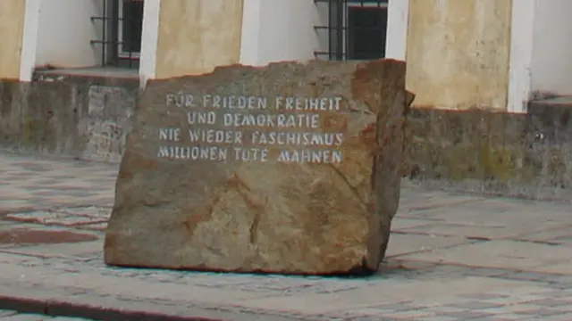குத்தகைக்கு எடுக்கப்பட்ட ஹிட்லர் பிறந்த வீட்டை சொந்தமாக்கிய ஆஸ்ட்ரியா அரசு