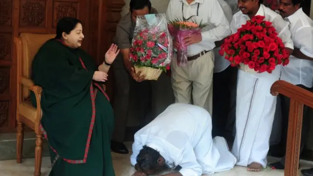 जयललिता की पार्टी के नेता