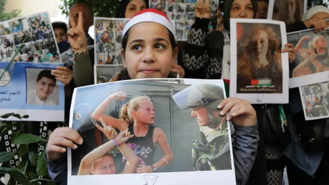 अहद तमीमी के समर्थन में फ़लीस्तीनी लोग