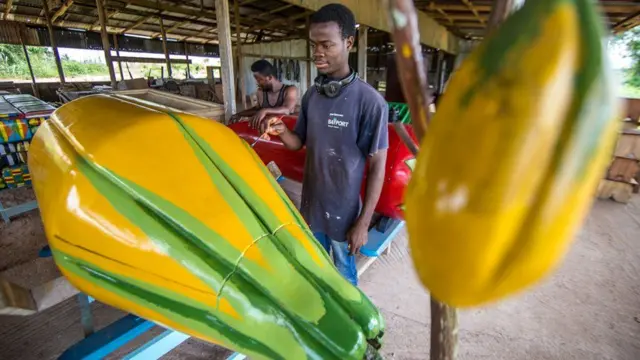 పండు ఆకారంలోని శవపేటిక