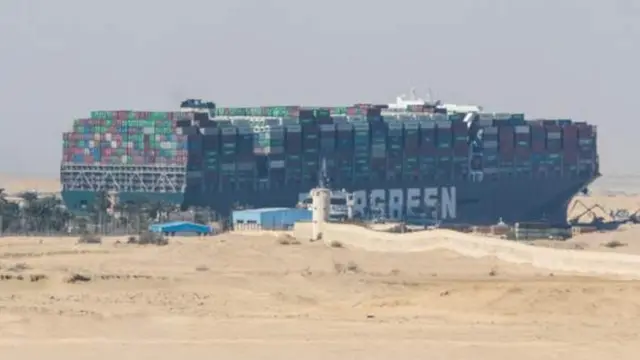 ንመትረብ ስዊዝ ዓጽያ ዝቐነየት ዓባይ መርከብ ተንቀሳቒሳ