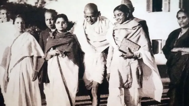 बिर्ला हाऊसमध्ये महात्मा गांधी