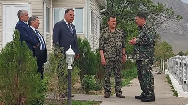 1-2-майда чек араны тактоо боюнча өкмөттүк комиссиялардын жолугушуусу болгон