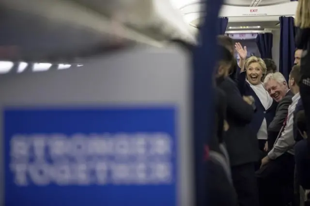 Clinton se mostrou feliz depois do debate.