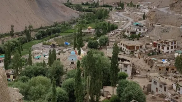 'நாங்கள் அலெக்ஸாண்டர் படை வீரர்களின் வம்சாவளியினர்'