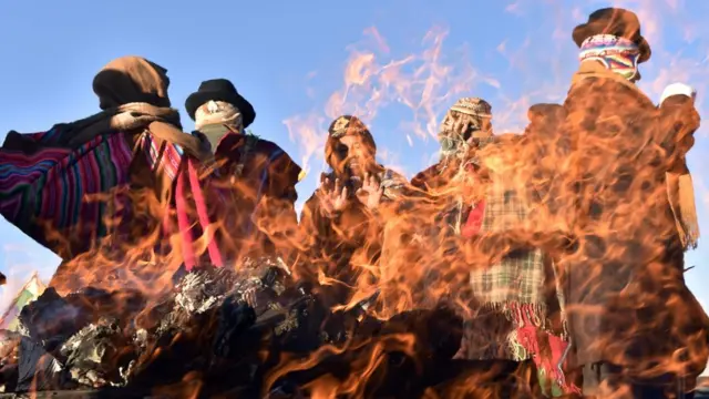 Ceremonia por el solsticio de invierno en Tiahuanaco.