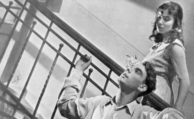 Кадр из фильма "Летят журавли"