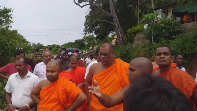 ගලගොඩඅත්තේ ඥානසාර හිමි ඇතුළු පිරිස